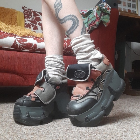 LOOKING FOR SWEAR LONDON SHOES - Picture 2 of 3